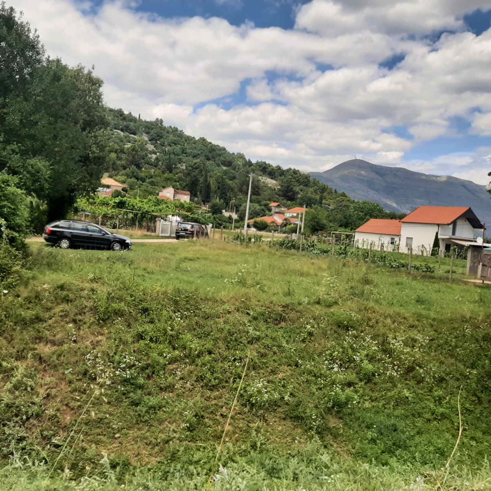 PRODAJA - PLAC U TODORIĆIMA